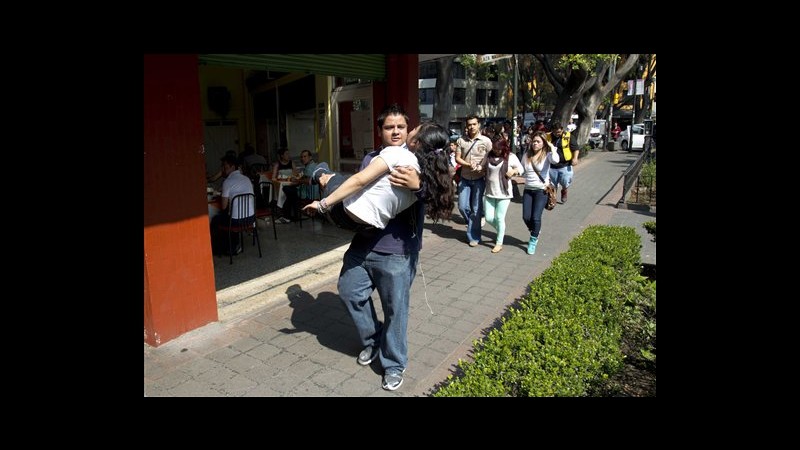 Messico, rivista a 7.2 magnitudo terremoto in centro e sud