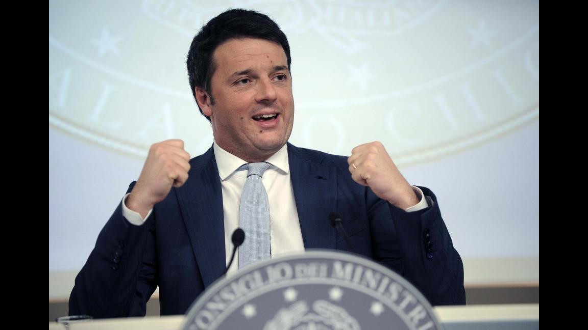 Renzi: Oggi smentiamo i gufi, 80 euro al mese da maggio. Nessun taglio alla Sanità
