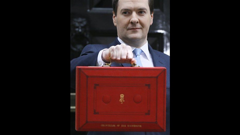 Regno Unito, difficile debutto Twitter di Osborne. Miliband: Declassato