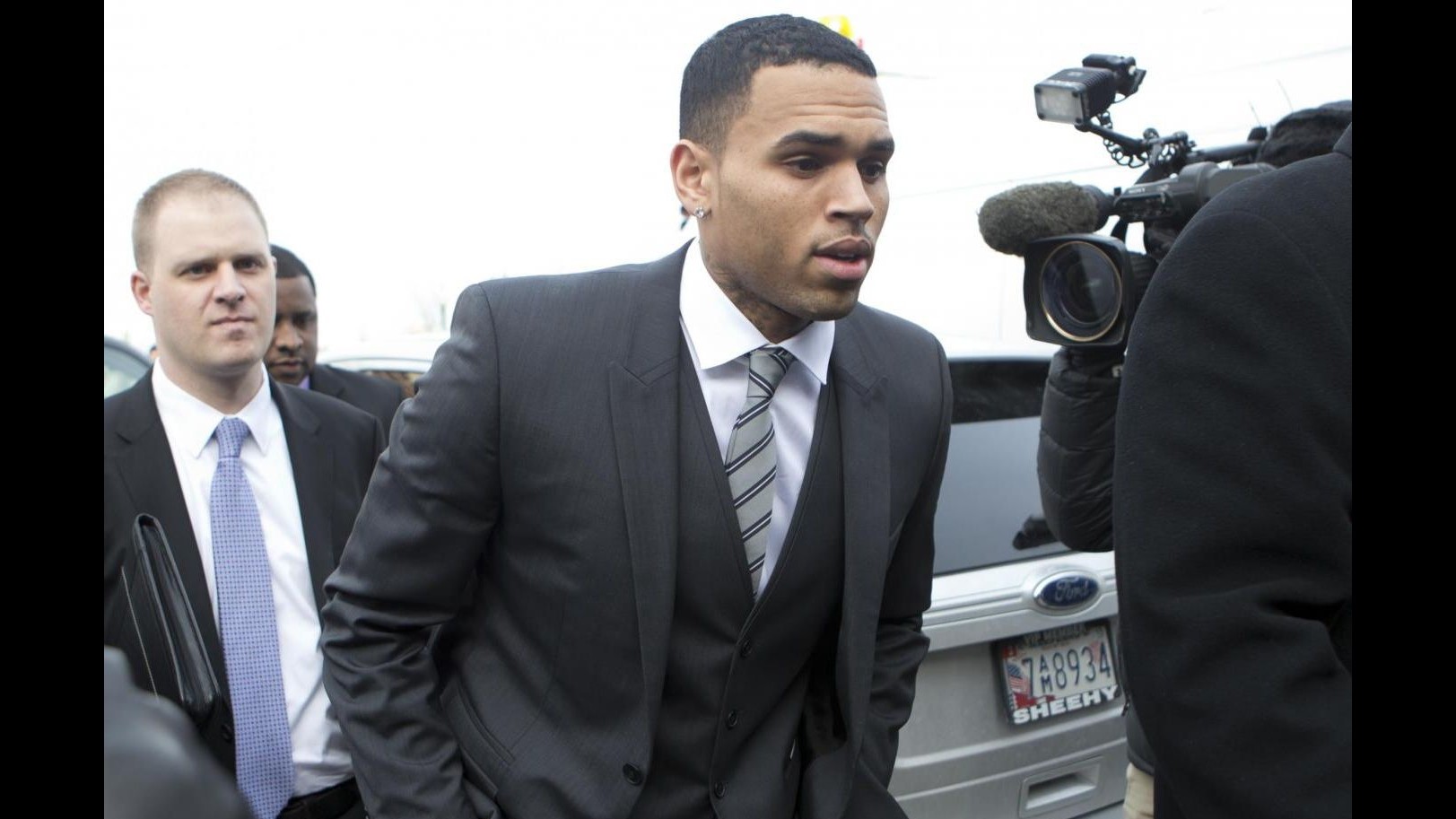 Chris Brown in attesa del processo per aggressione