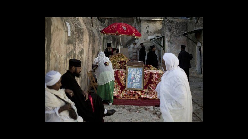 Pasqua, migliaia a Gerusalemme per celebrazioni venerdì santo
