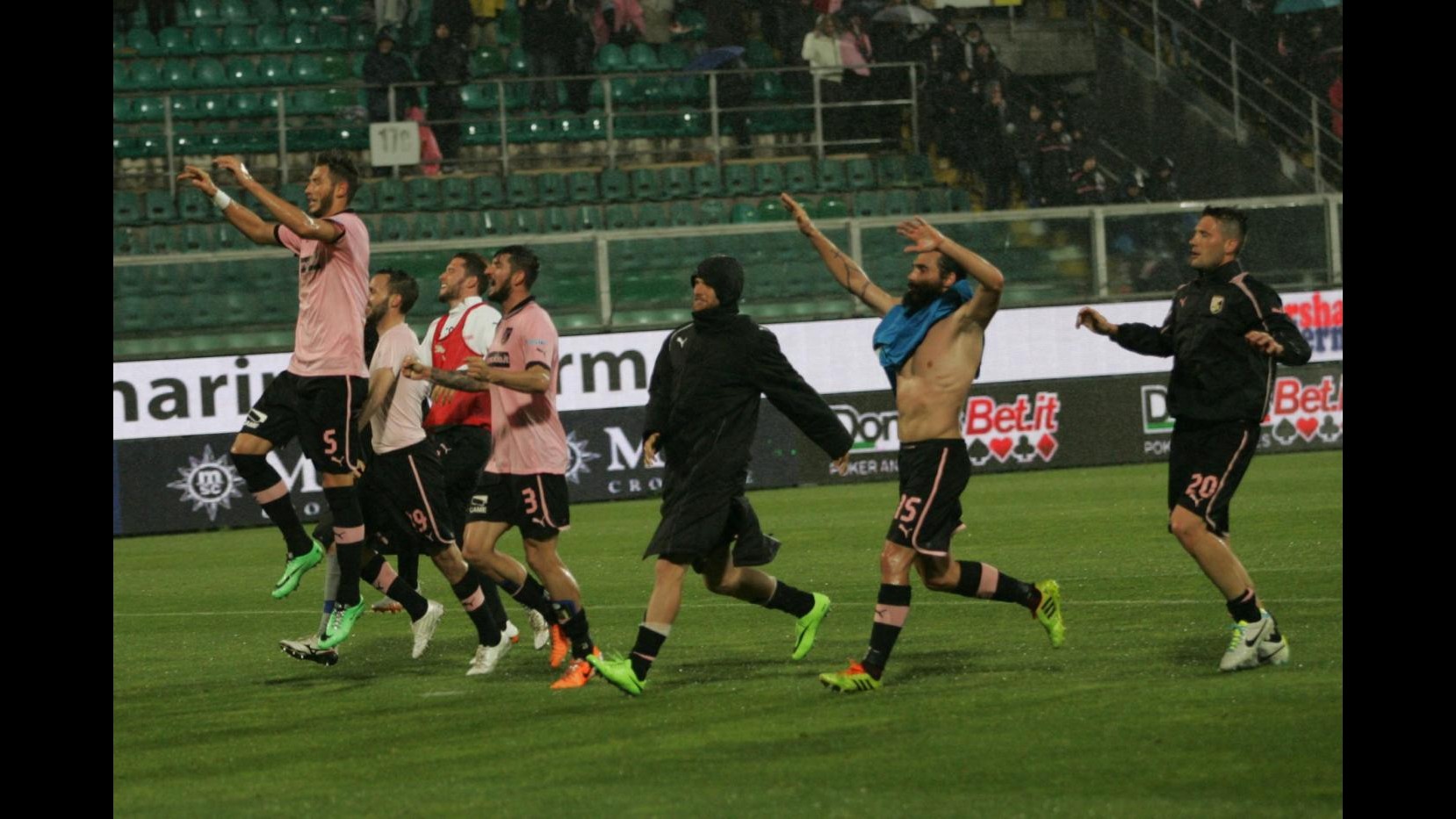 Serie B, Palermo continua marcia. Empoli ko a Lanciano, Latina espugna Bari ed è 2°
