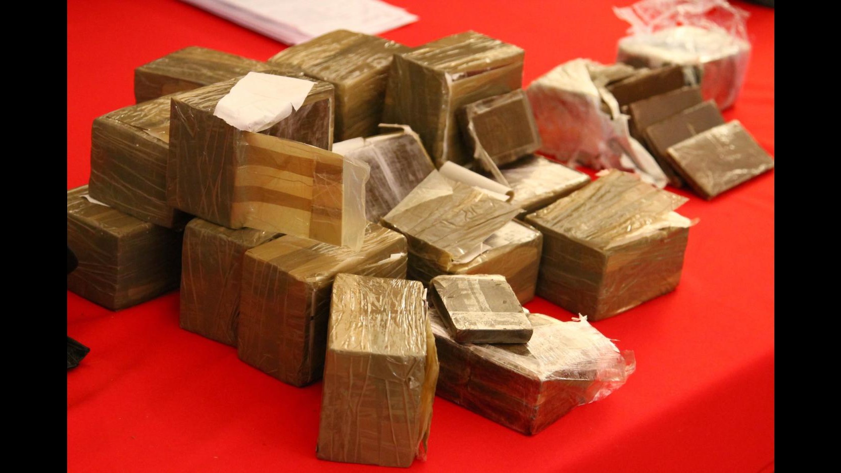 Arrestate suocera e nuora nel barese: in casa 28 chili hashish