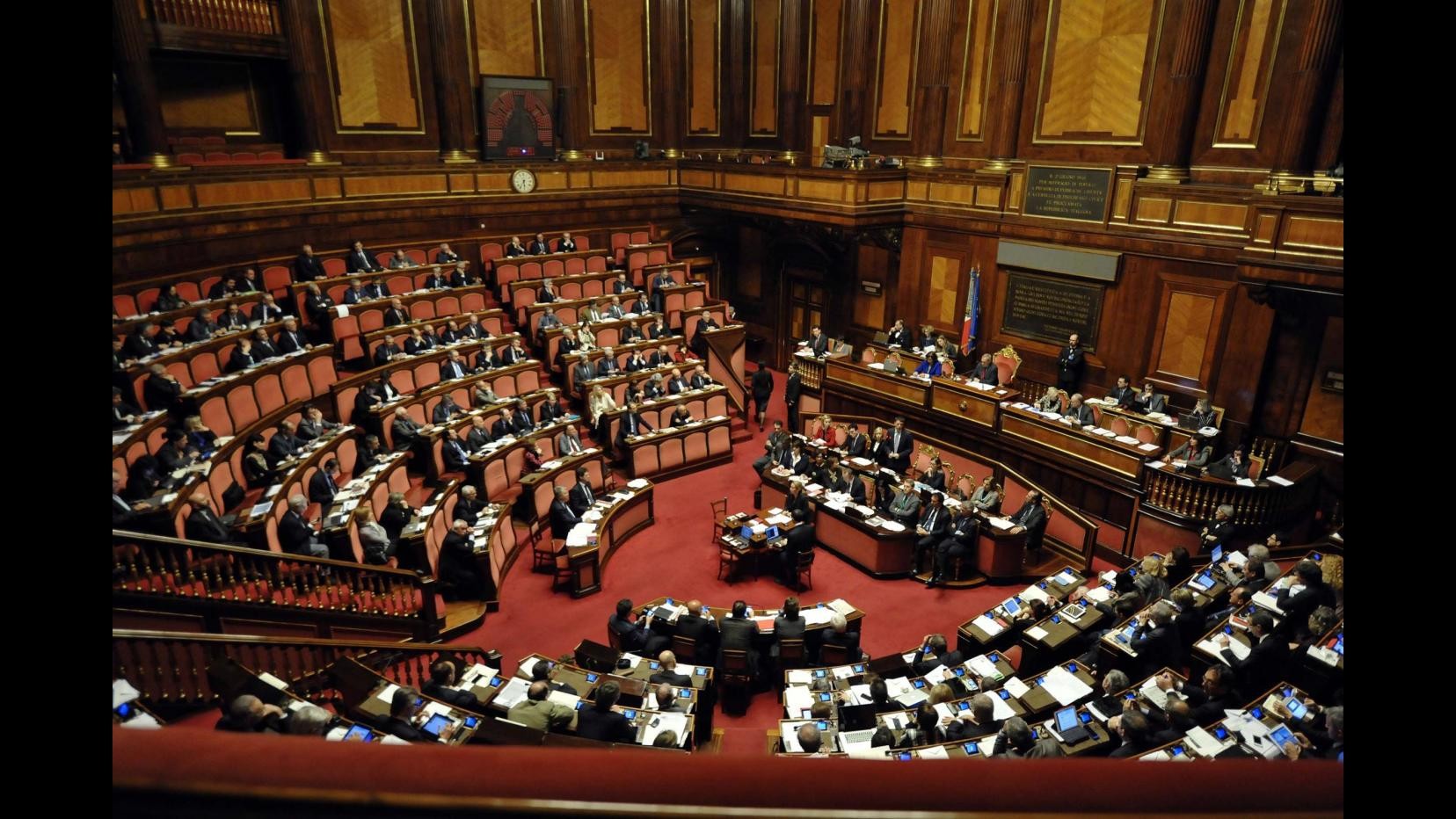 Def, ok del Senato al rinvio del pareggio di bilancio fino al 2016 e al documento