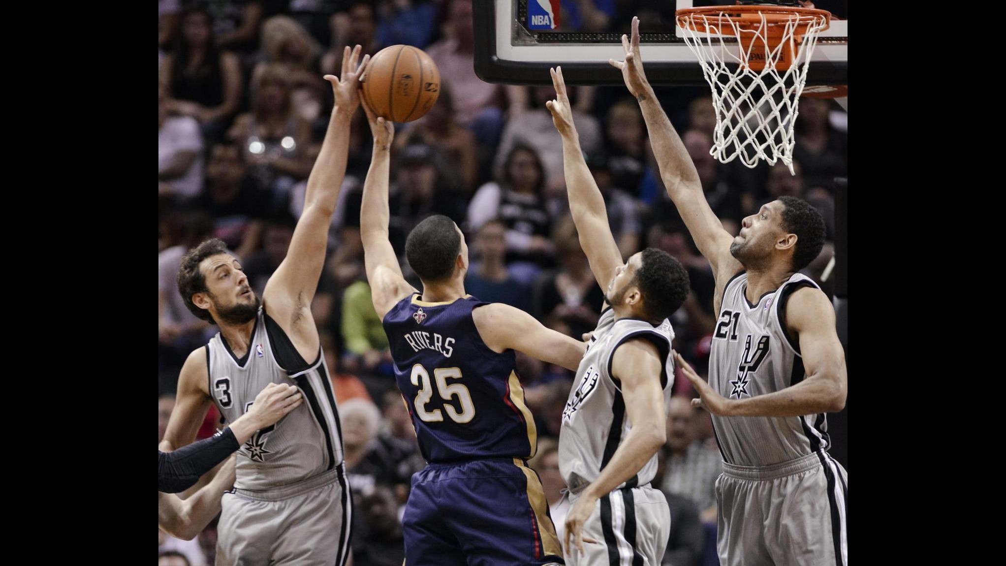 Si chiude regular season Nba: Belinelli a riposo, Lakers battono Spurs. Detroit ko con Oklahoma
