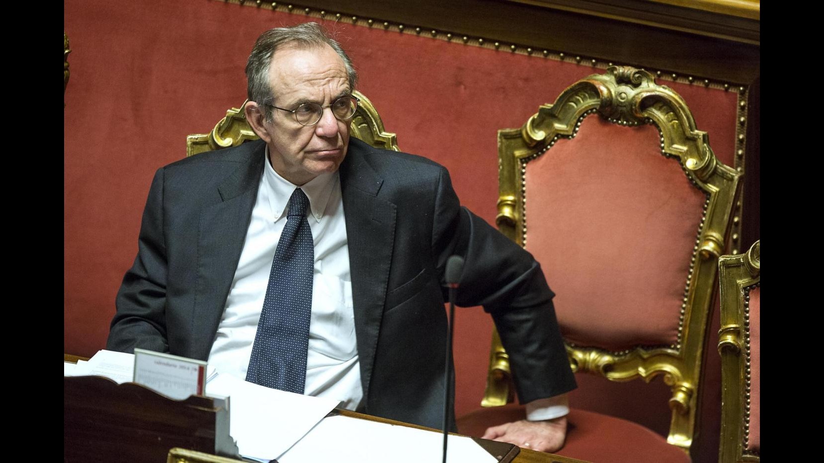 Def, Padoan chiede voto a maggioranza assoluta: Ripresa fragile, pareggio nel 2016