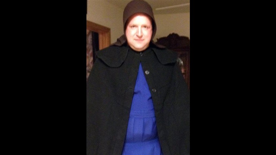 Usa, agente si veste da donna Amish per spaventare esibizionista