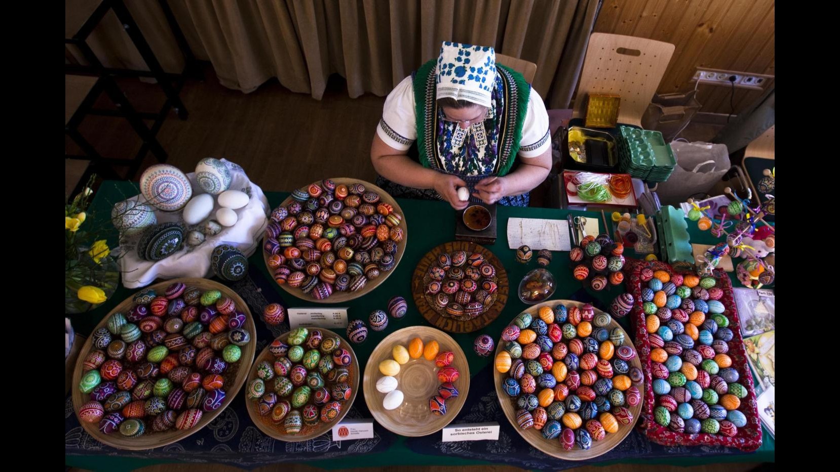 Pasqua, aumento record del prezzo di uova e colombe: in un anno +8%