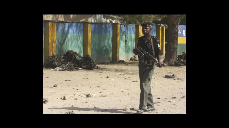 Nigeria, militanti Boko Haram sequestrano 100 ragazze