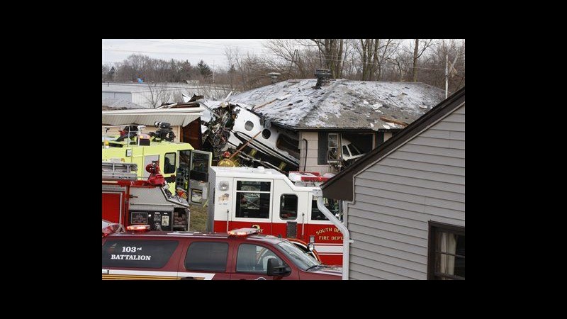 Usa, jet privato si schianta contro case in Indiana: 2 morti, 3 feriti