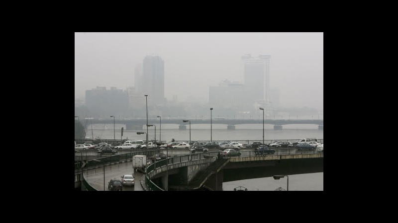 Egitto, bomba esplode su ponte al Cairo: feriti 2 poliziotti