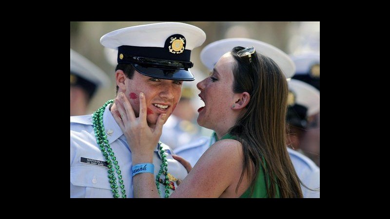 Irlanda, in 500mila sotto nevischio per St. Patrick’s Day a Dublino