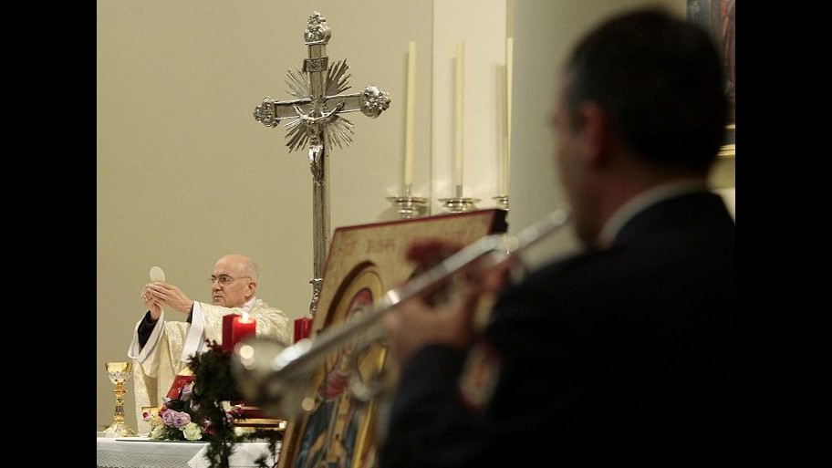 Vaticano, Lorenzo Viganò: Mio fratello Carlo Maria mentì a Ratzinger