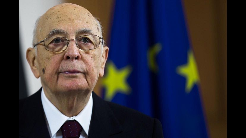 Napolitano: Monti non abbandoni governo in questa fase
