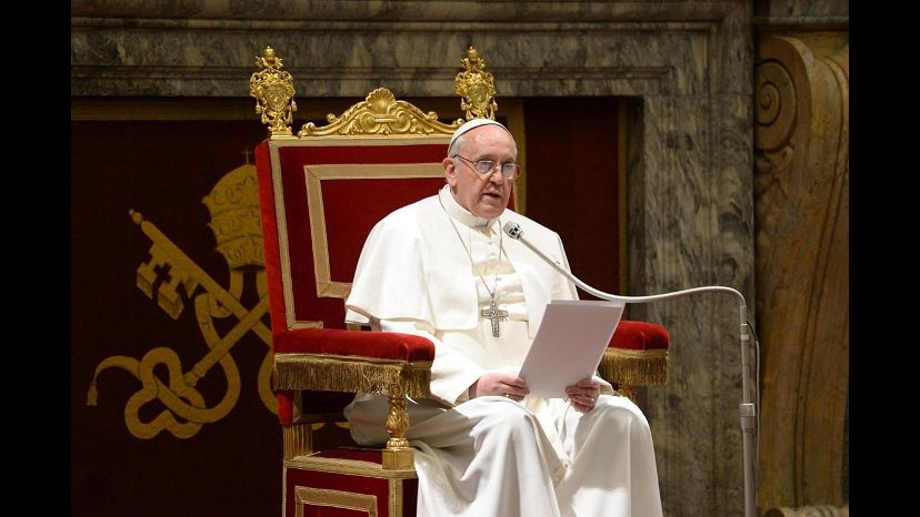 Papa, oggi il pontefice incontra i giornalisti