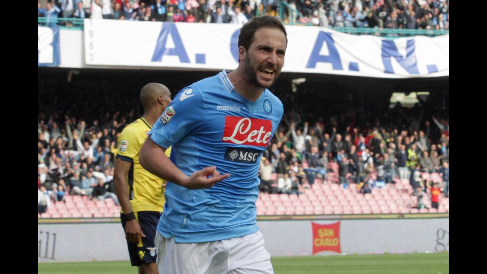 Serie A, Lulic illude la Lazio: Higuain sveglia il Napoli, 4-2 al San Paolo