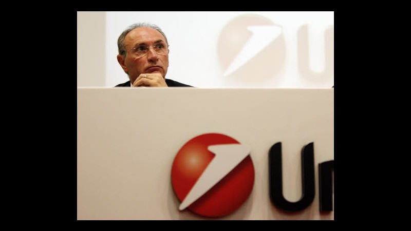 Unicredit, utile 2012 a 865 mln, con crisi obiettivi piano da rivedere