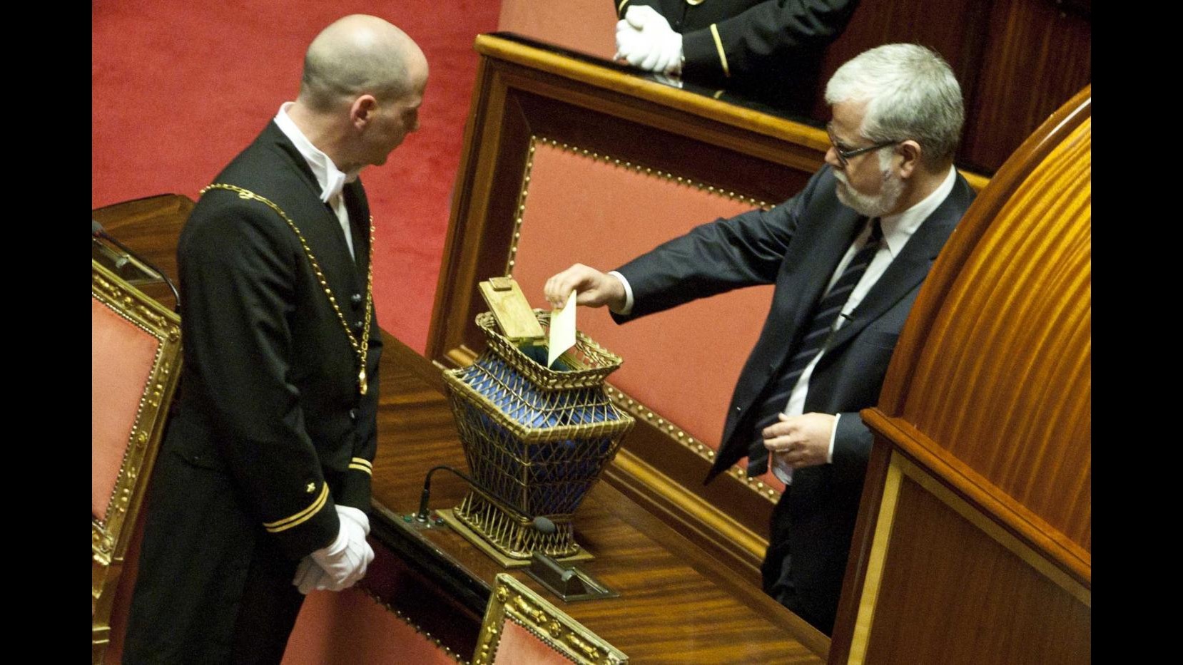 Impossibile eleggere presidenti Camera e Senato, schede bianche record