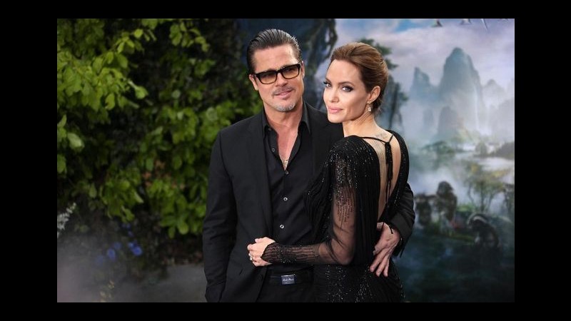 Jolie a Londra pensa a donne rapite in Nigeria e a reunion con Pitt in film