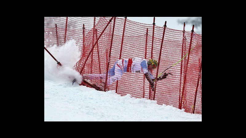 Sci, annullati SuperG. Paura Kroell. Coppe specialità a Svindal e Maze