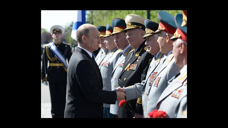Russia, al via parata della vittoria in piazza Rossa, presente Putin