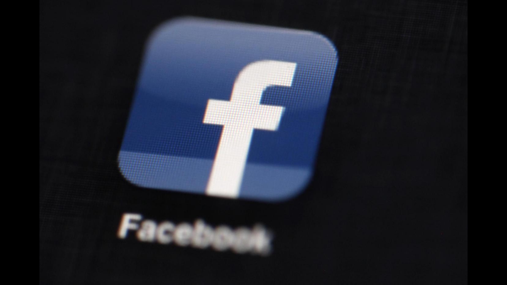 Milano, polizia postale arresta pedofilo grazie a Facebook
