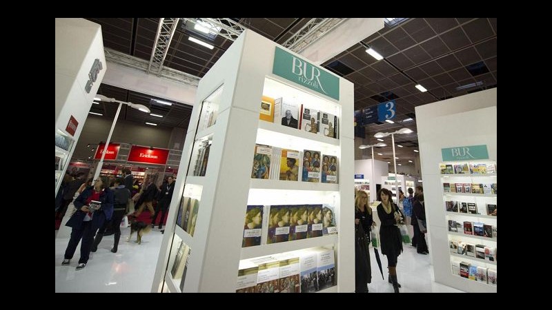 Salone libro, mercato editoria a -6,2% nel 2013 ma crescono gli ebook