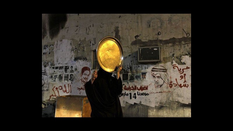 Bahrain, arrestati 6 attivisti: hanno diffamato re su Twitter