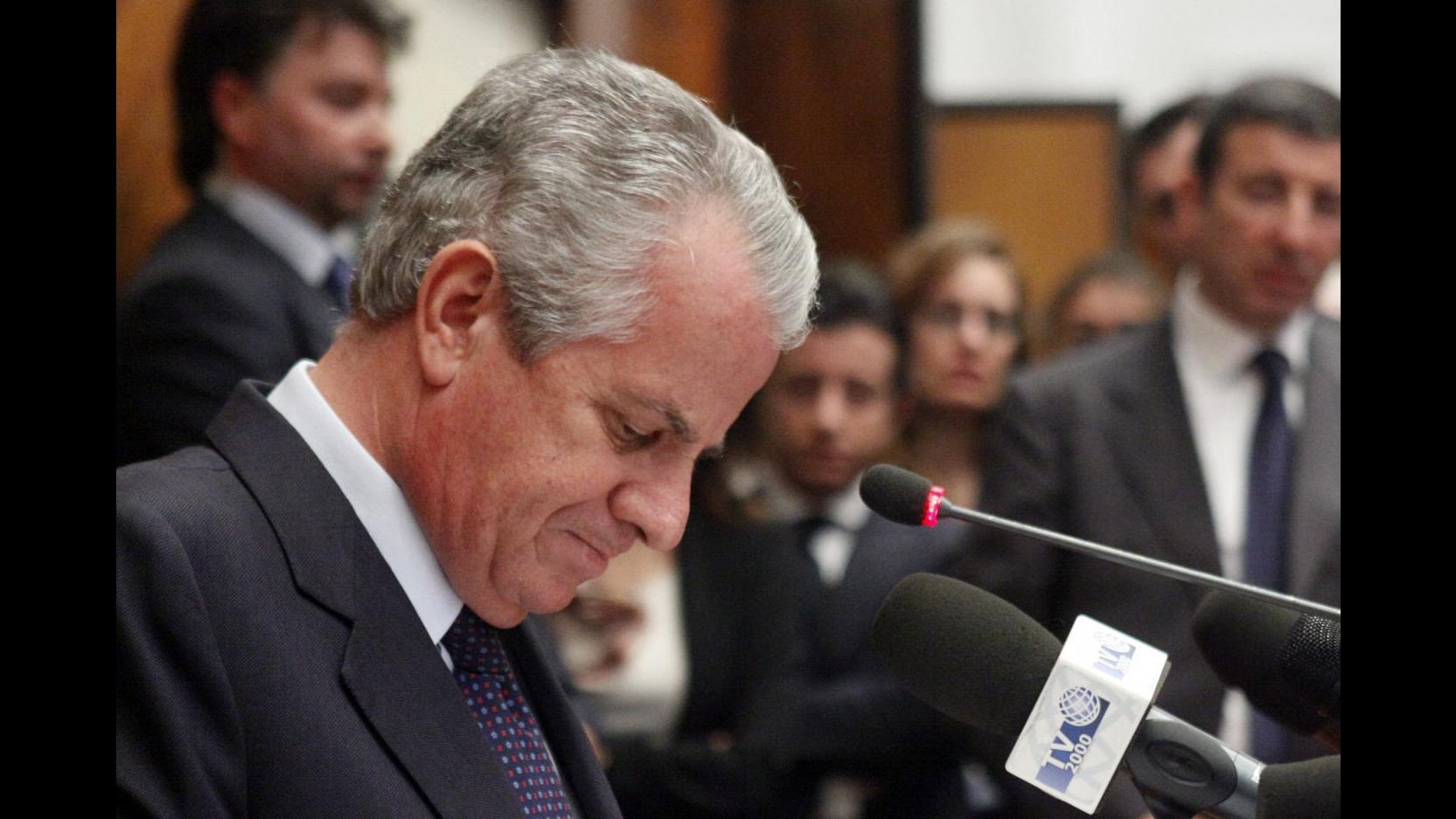 Arrestato l’ex ministro Claudio Scajola. La Dia: Aiutò latitante a fuggire