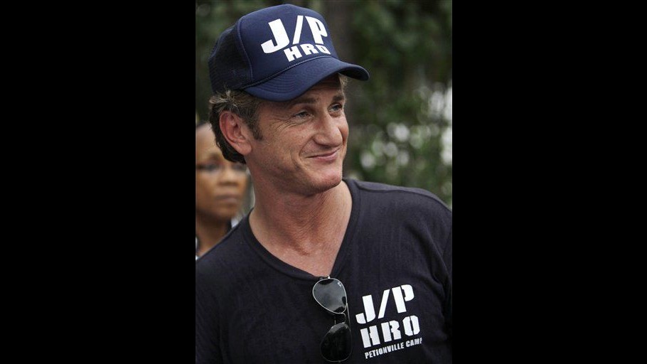 Haiti, ong di Sean Penn riceve 8,75 mln da Banca mondiale per sfollati