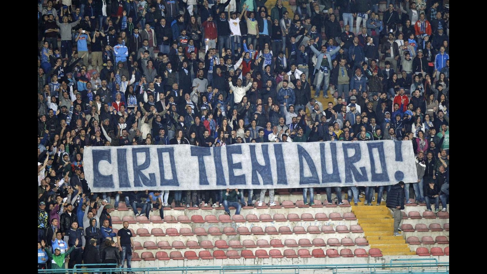Napoli sfila con Coppa Italia al San Paolo, dagli spalti cori per Ciro Esposito