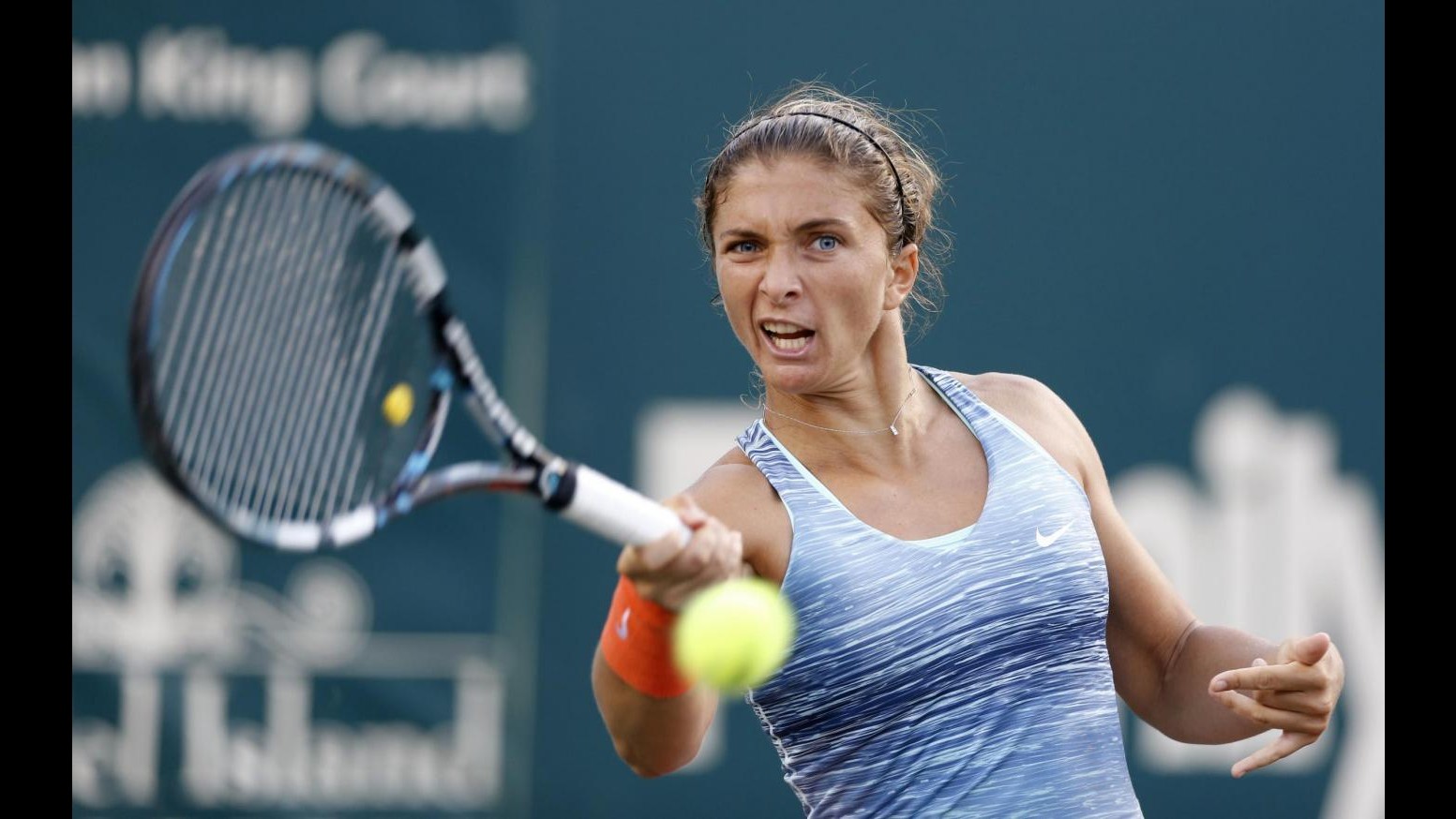 Tennis, Wta Madrid: Errani vince derby azzurro con Schiavone