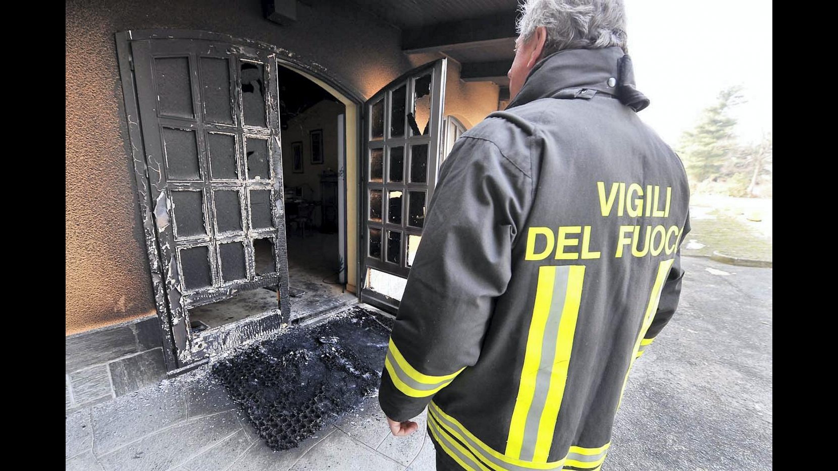 Parigi, arrestato terzo autore attentati firmati ‘Alf’ a Firenze