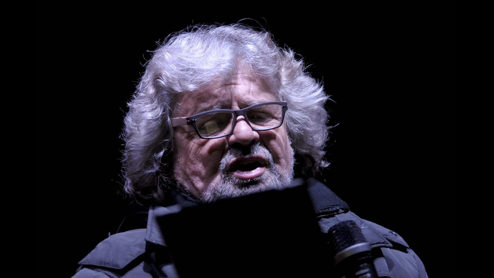 Grillo: Noi rinunciamo ai contributi elettorali, ora lo faccia Bersani