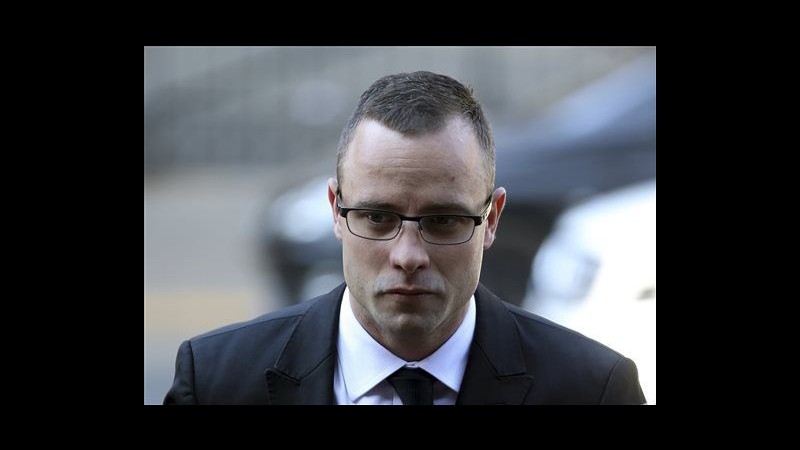 Pistorius, vicino di casa: Era disperato dopo aver ucciso Steenkamp
