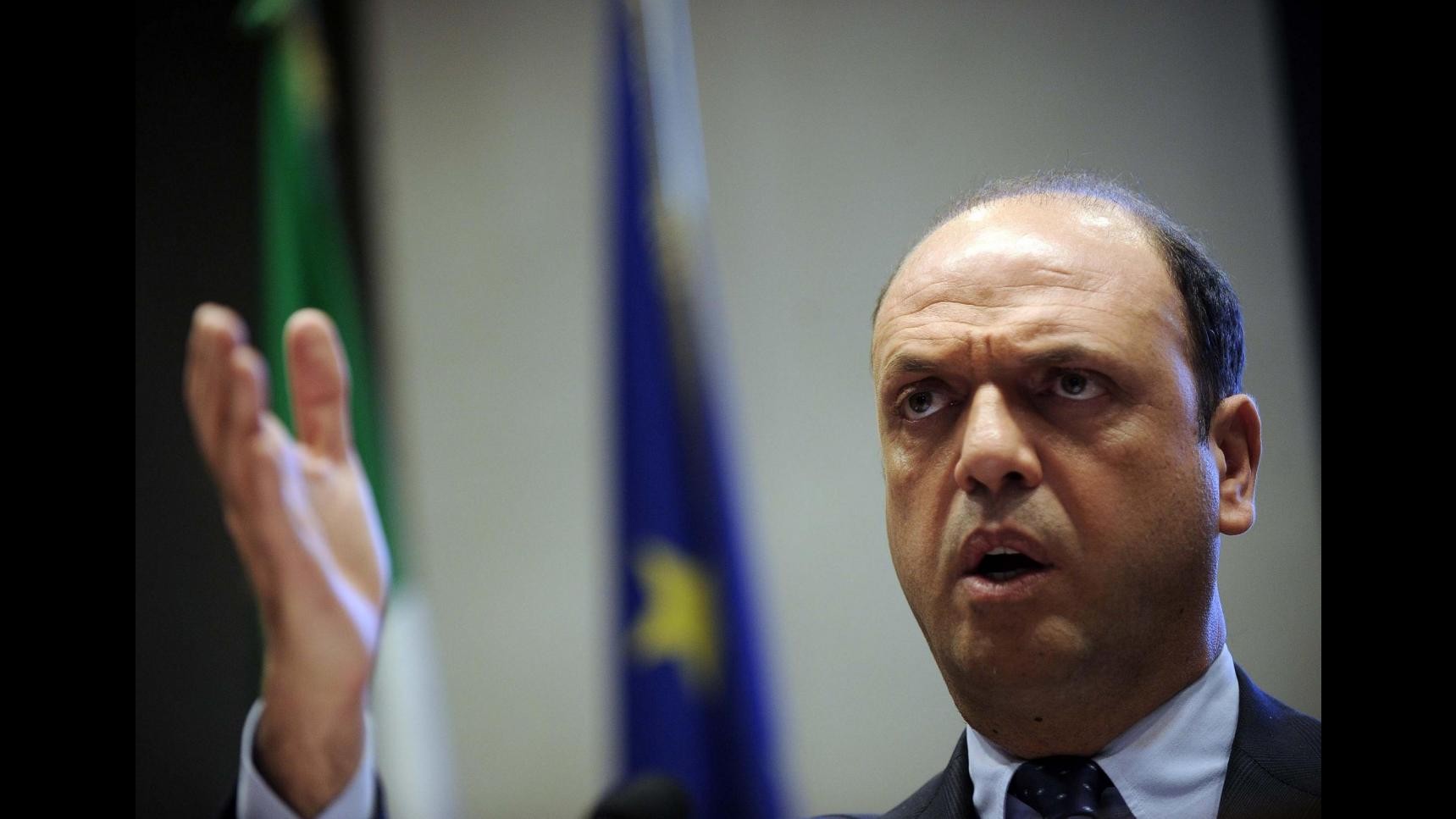 Spari Coppa Italia, Alfano: Lo Stato non teme belve travestite da tifosi, nessuna trattativa