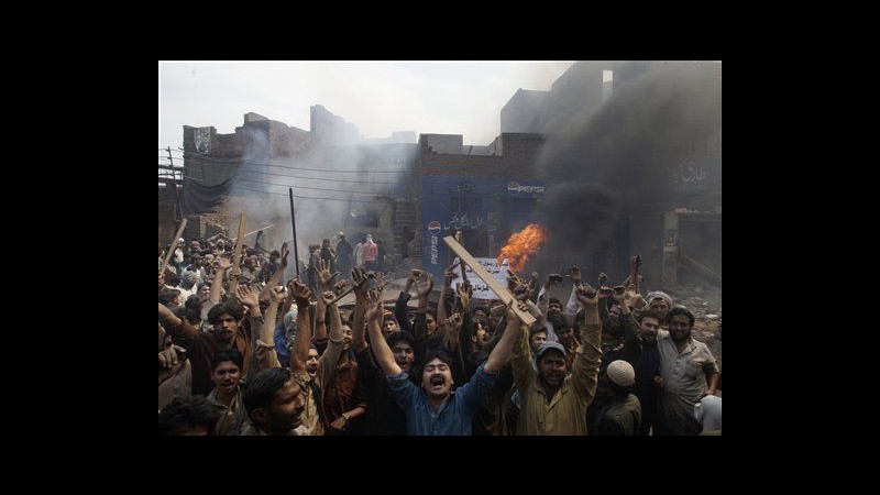 Pakistan, 150 arresti per roghi case cristiani dopo episodio blasfemia
