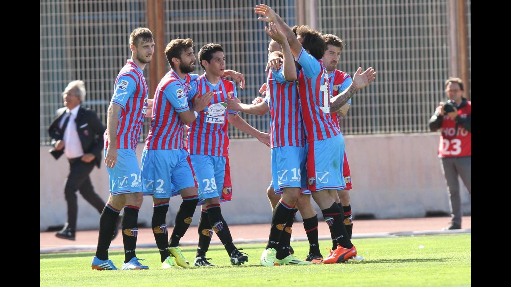 Serie A: Roma crolla 4-1 a Catania e consegna scudetto alla Juve