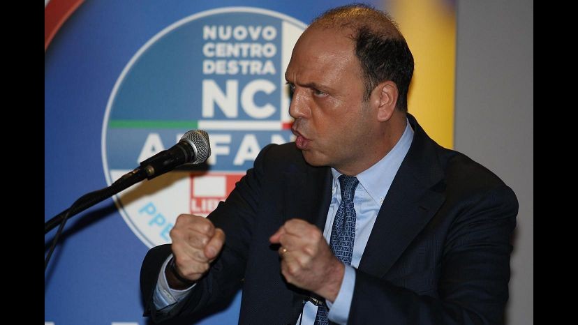 Spari C.Italia, Alfano: Sto pensando al Daspo a vita