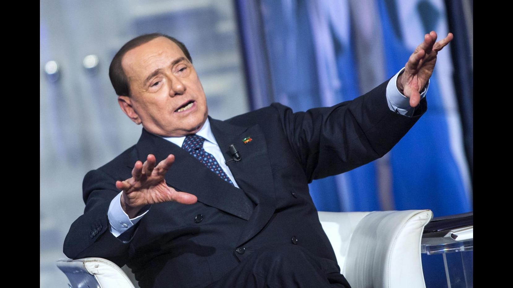 Berlusconi torna dalla Annunziata dopo otto anni: Momento difficile ma eroico