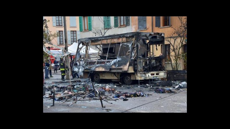 Reggio Emilia, esplode bombola al mercato: 3 morti