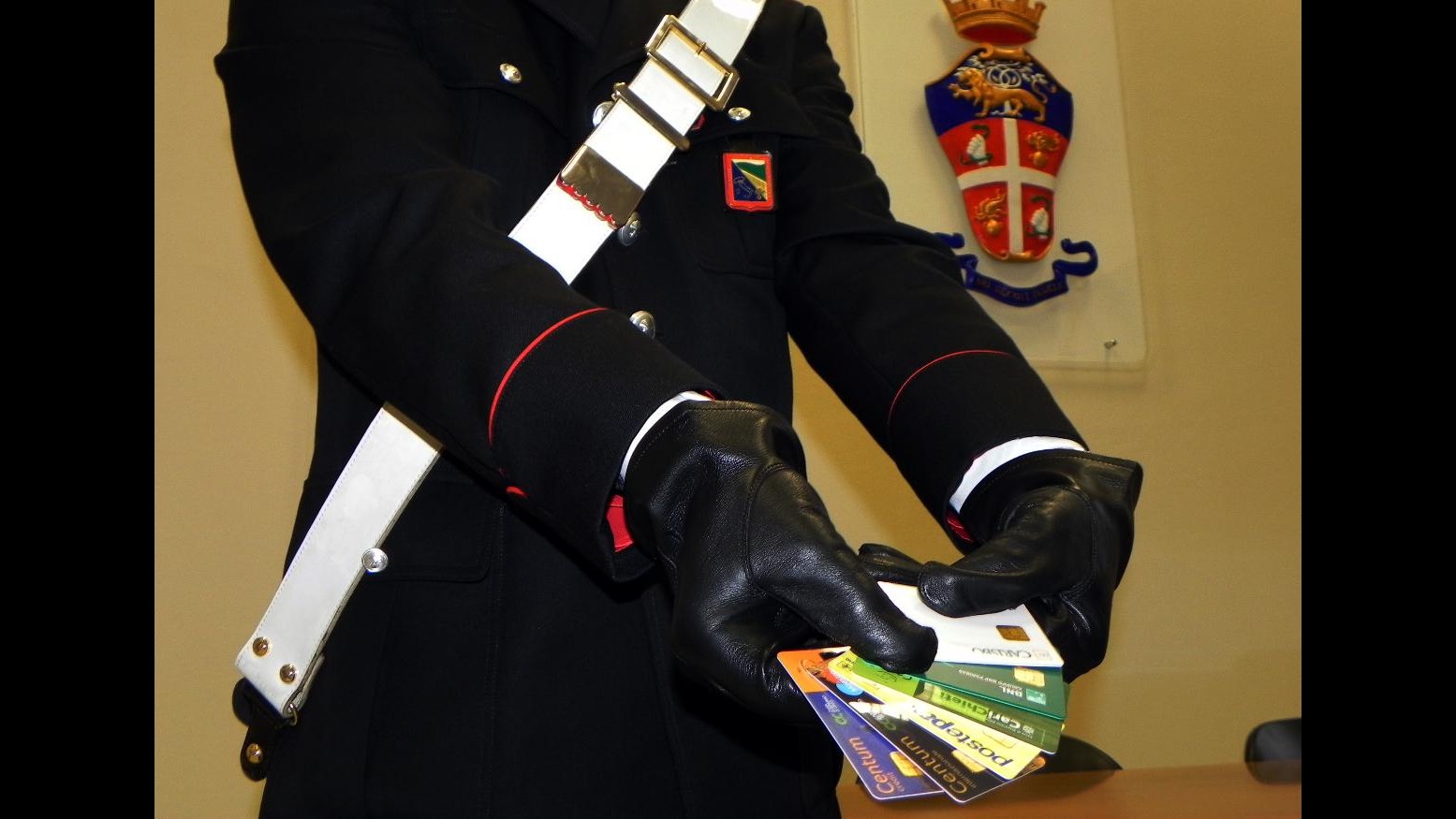Varese, clonavano carte di credito: 1 arresto e 7 denunce