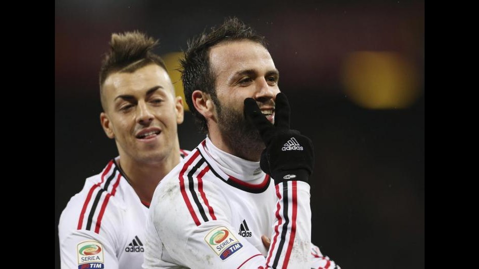Pazzini-Balotelli fanno volare il Milan, espugnato Marassi 2-0