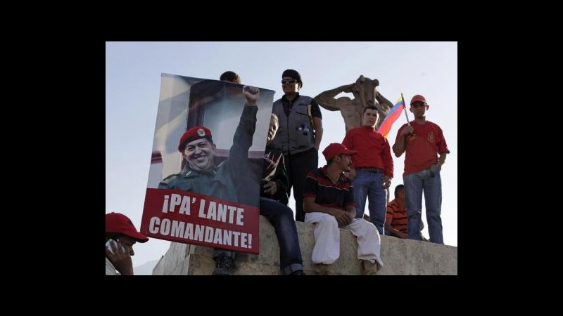 I funerali di Chavez a Caracas, Ahmadinejad in lacrime