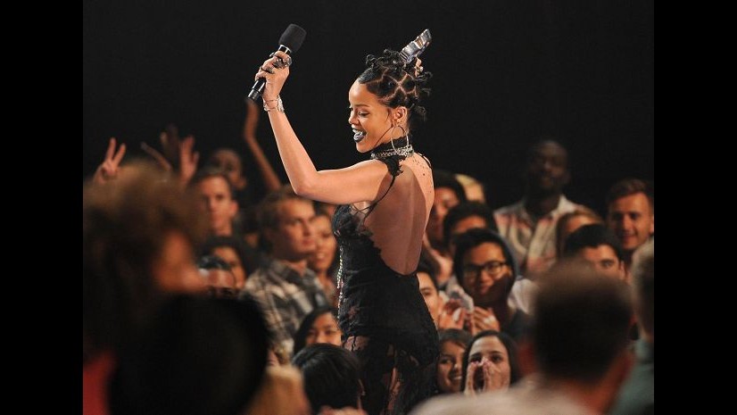 Musica, agli iHeartRadio Music Awards trionfano Pharrell e Rihanna