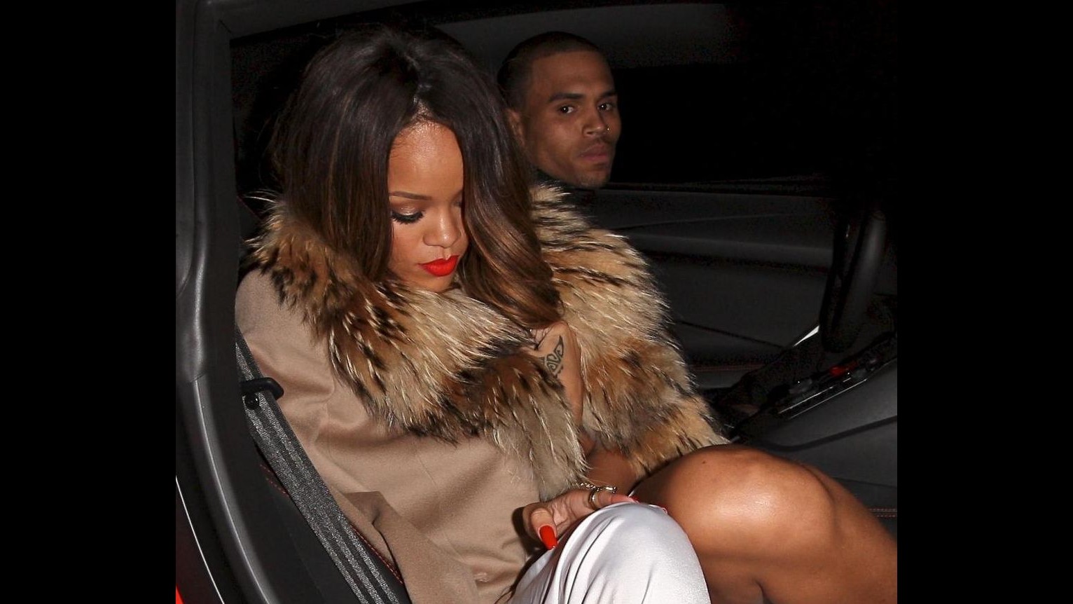Chris Brown: Con Rihanna sono più felice che mai