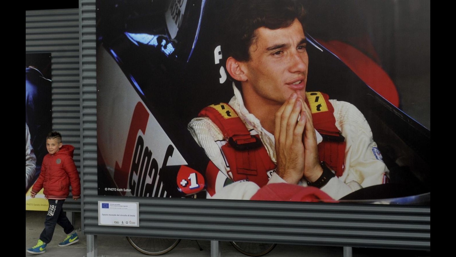 Senna, 20 anni fa la tragica morte ad Imola. Tifosi da tutto il mondo per tributo