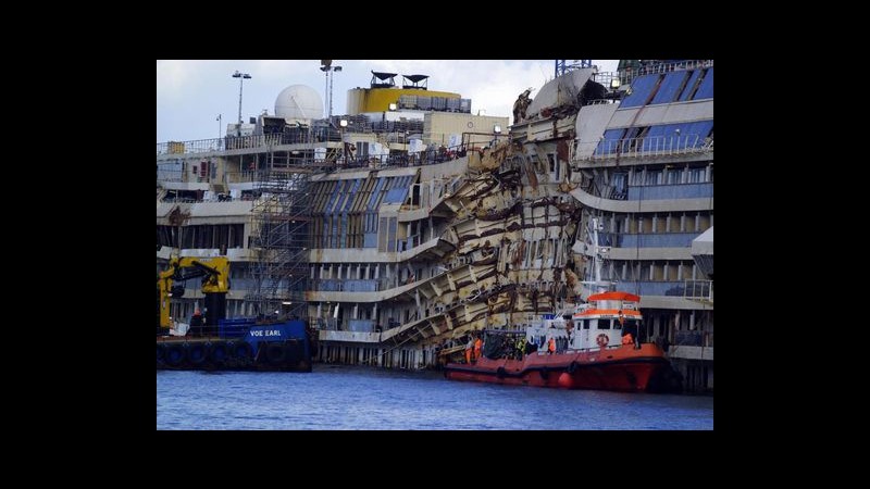 Concordia, Galletti: Non sacrificherei sicurezza per una data, ma nave rimossa entro fine estate