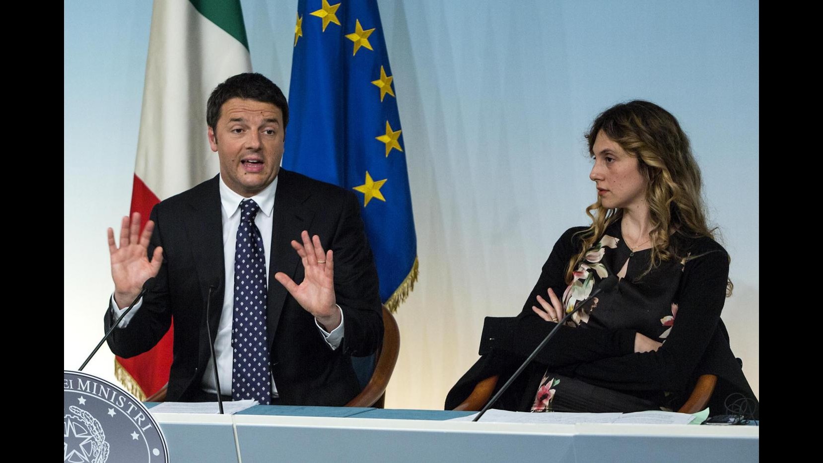P.a., Renzi: Riforma non va contro i lavoratori. Dimezzati permessi sindacali e prefetture
