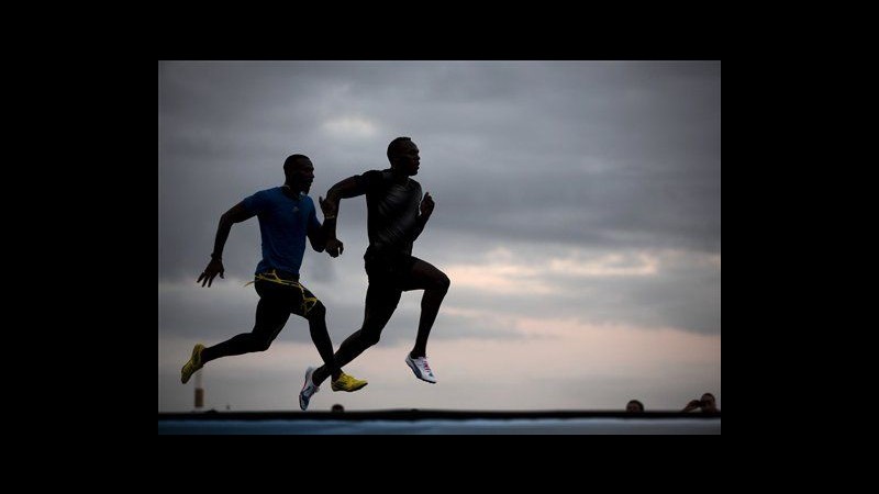 Bolt-show a Rio de Janeiro, vince 150 metri su spiaggia Copacabana